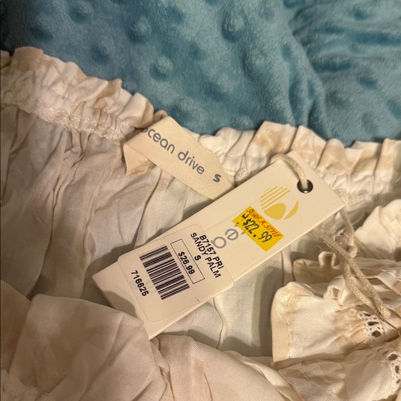 Ocean Drive Cream Ruffle Blouse - Picture 2 of 3